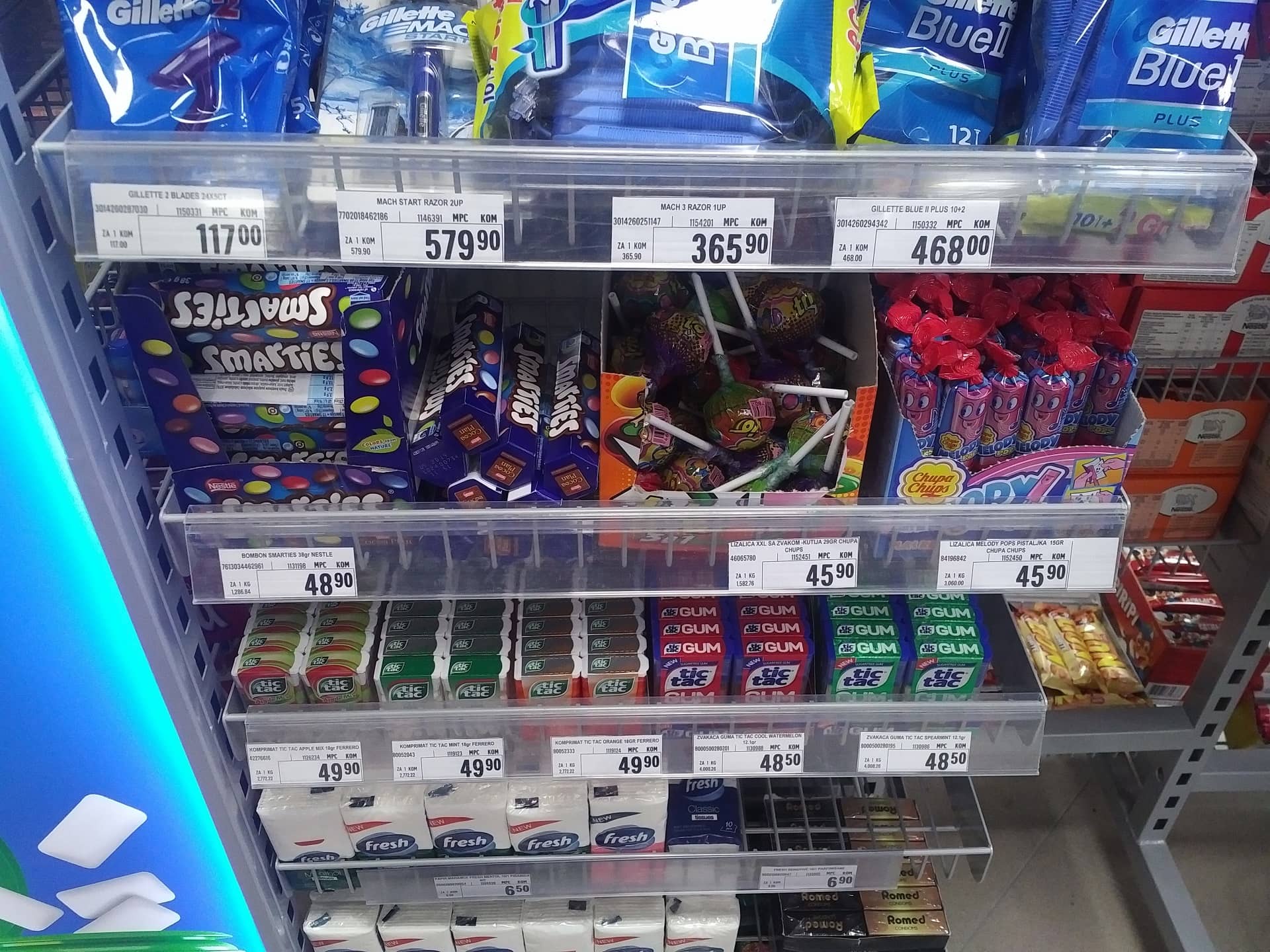 Pvc lajsna traka za cene za zicane police plasticni drzaci proizvodnja prodaja novi sad beograd nis srbija