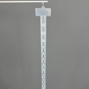 Parazit traka ili merchandaising strip za unapređenje prodaje kroz isticanje proizvoda i maksimalno iskorišćavanje prostora u prodajnom objektu